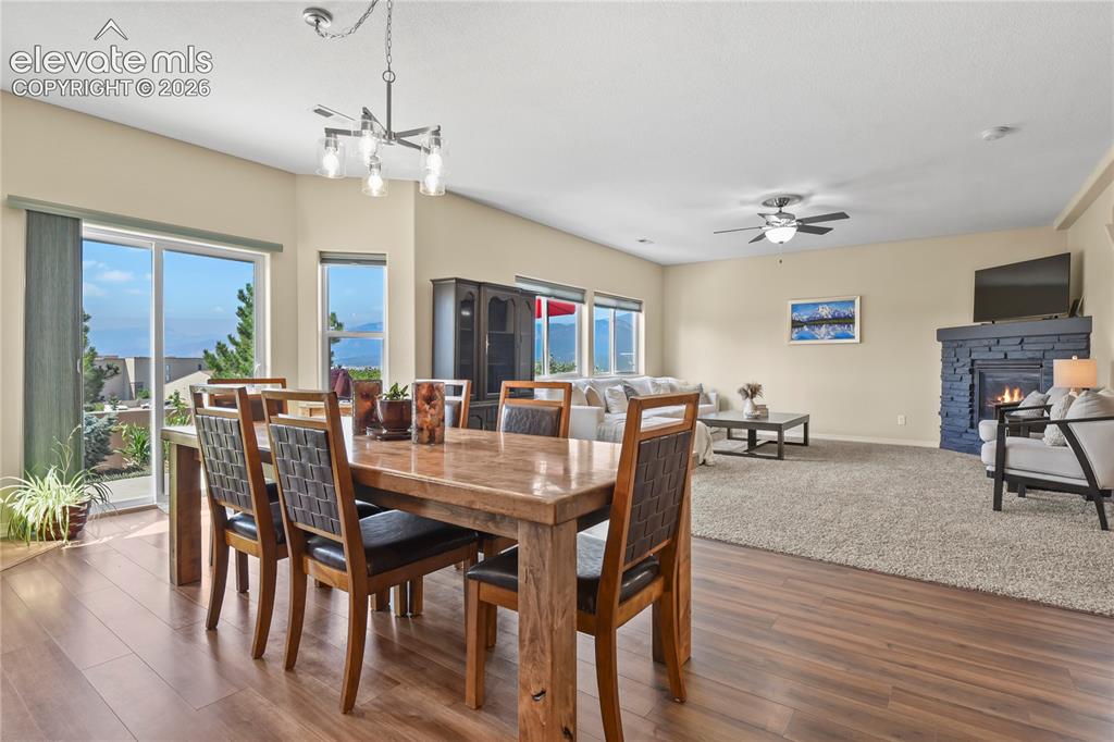 Image 13 of 39: Dining Area