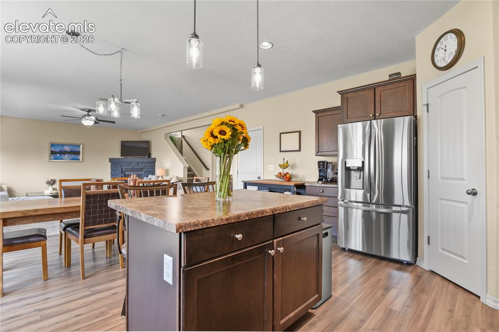 Image 17 of 39: Kitchen