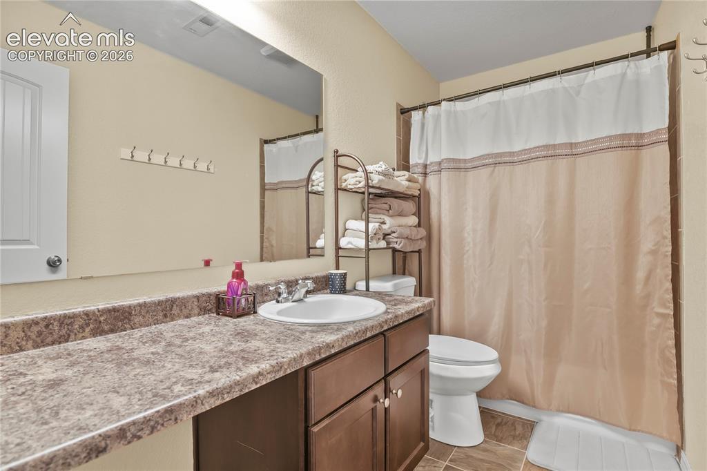 Image 30 of 39: Bathroom