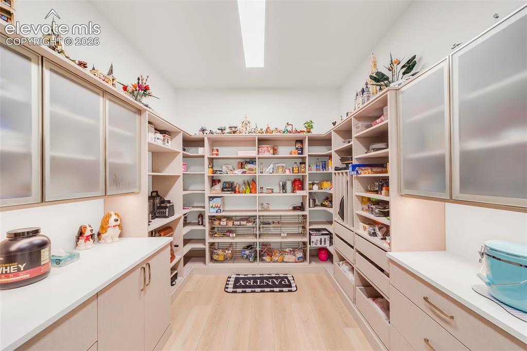 Image 18 of 50: Pantry