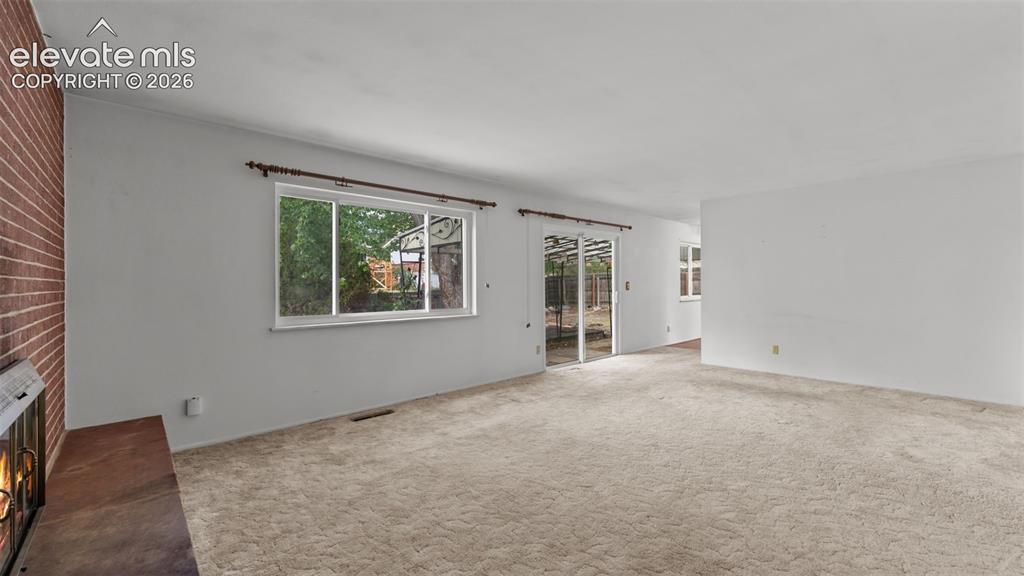 Image 5 of 36: Living Room