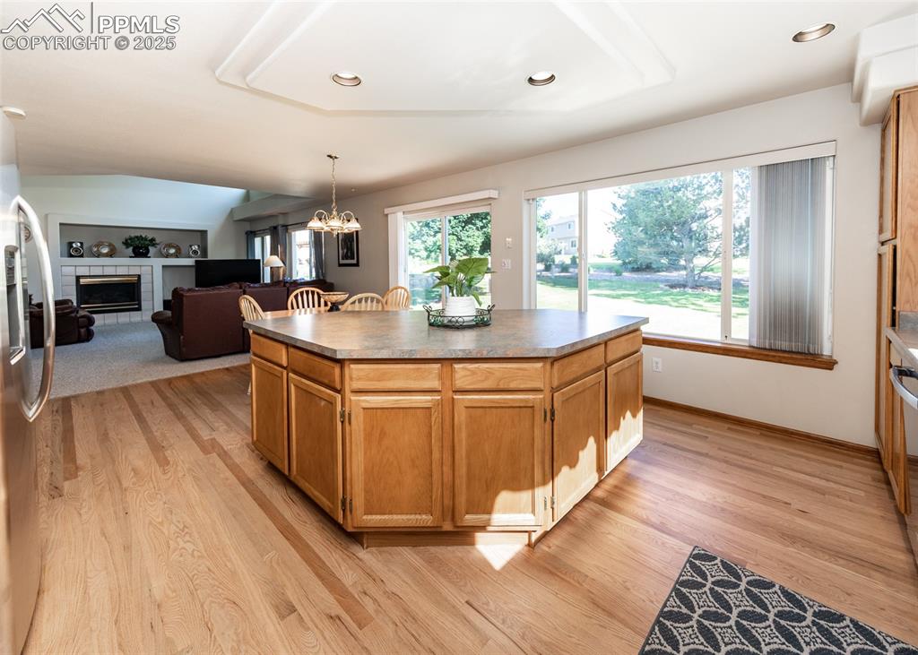 Image 10 of 37: Kitchen