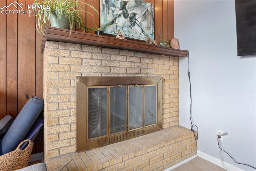 Image 8 of 26: Living Room