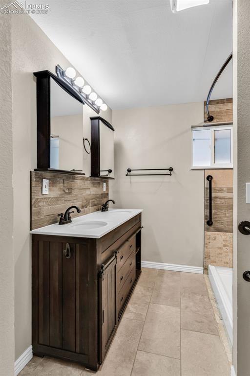 Image 14 of 50: No Description Available