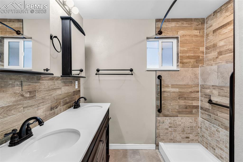 Image 15 of 50: No Description Available