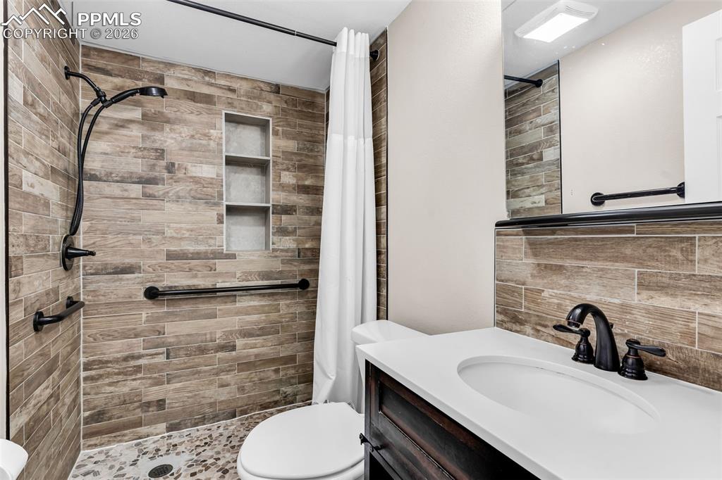 Image 31 of 50: No Description Available