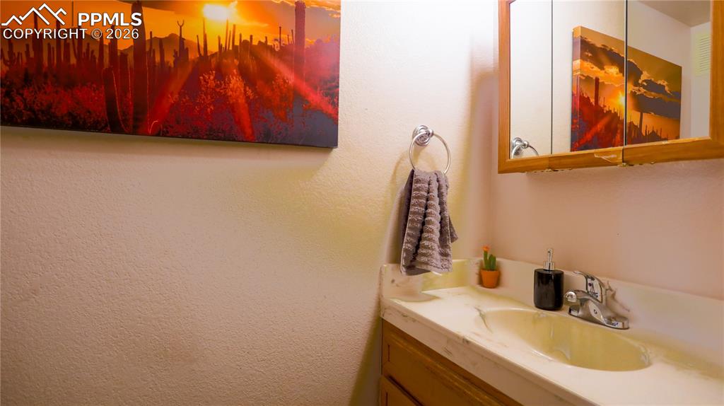 Image 12 of 25: Bathroom