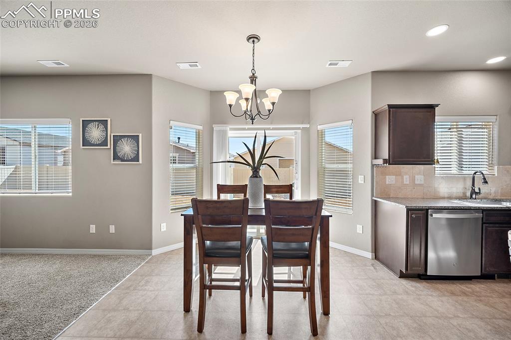 Image 13 of 50: Dining Area