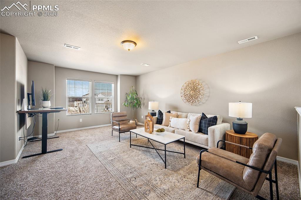 Image 22 of 50: Loft