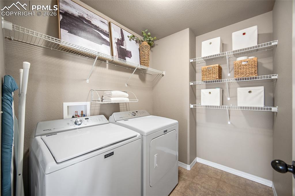 Image 32 of 50: Laundry