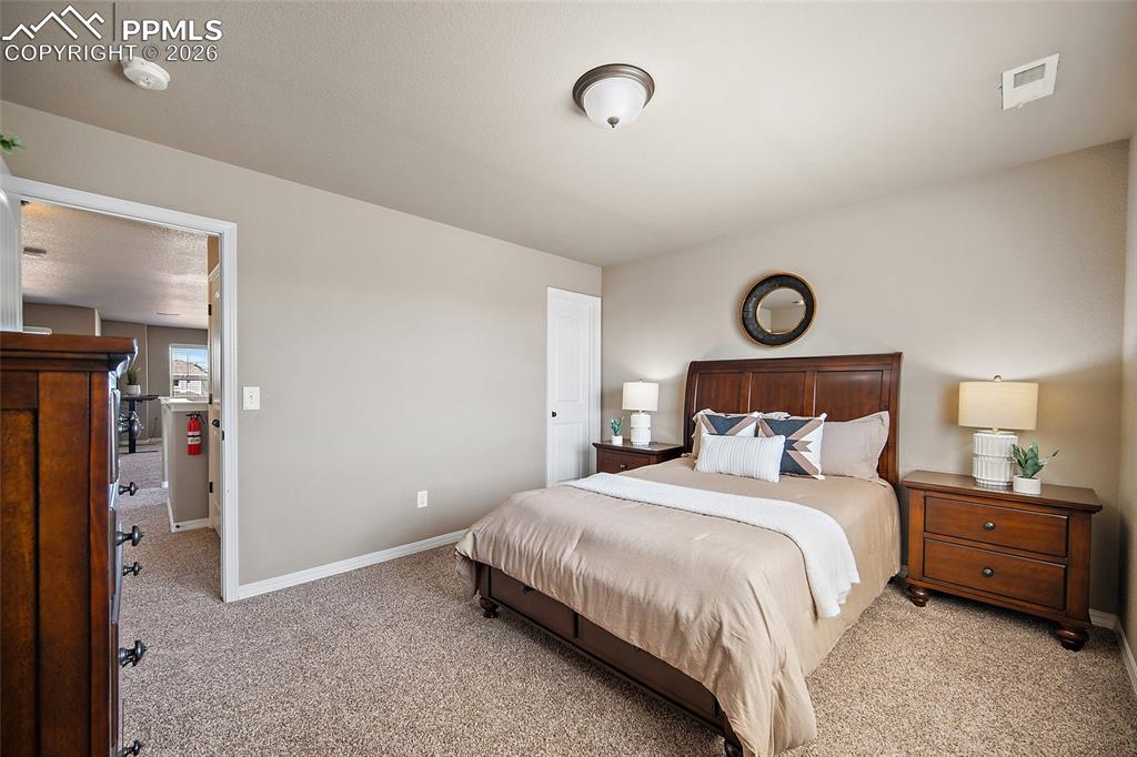 Image 37 of 50: Bedroom