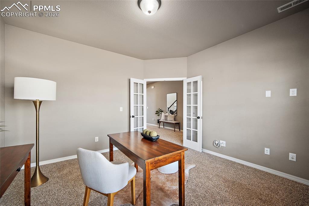 Image 7 of 50: Office