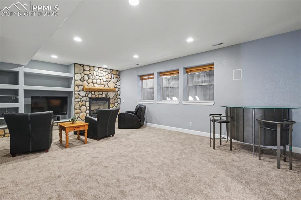 Image 31 of 45: Family Room