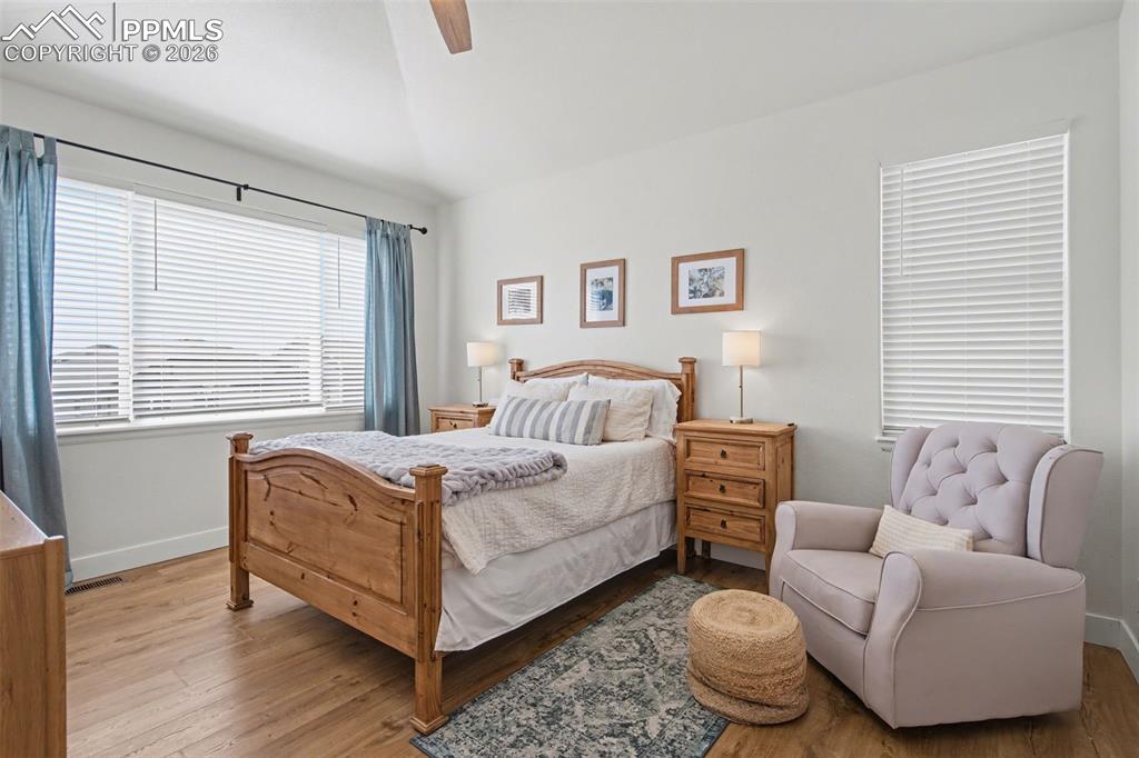 Image 14 of 34: Master