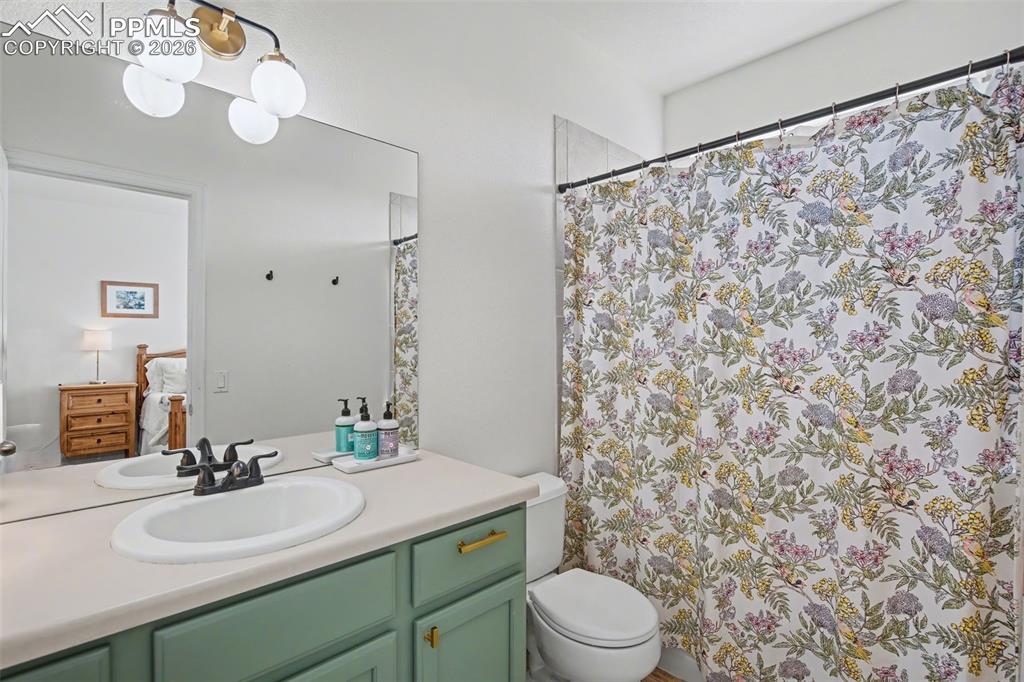 Image 17 of 34: Master bathroom