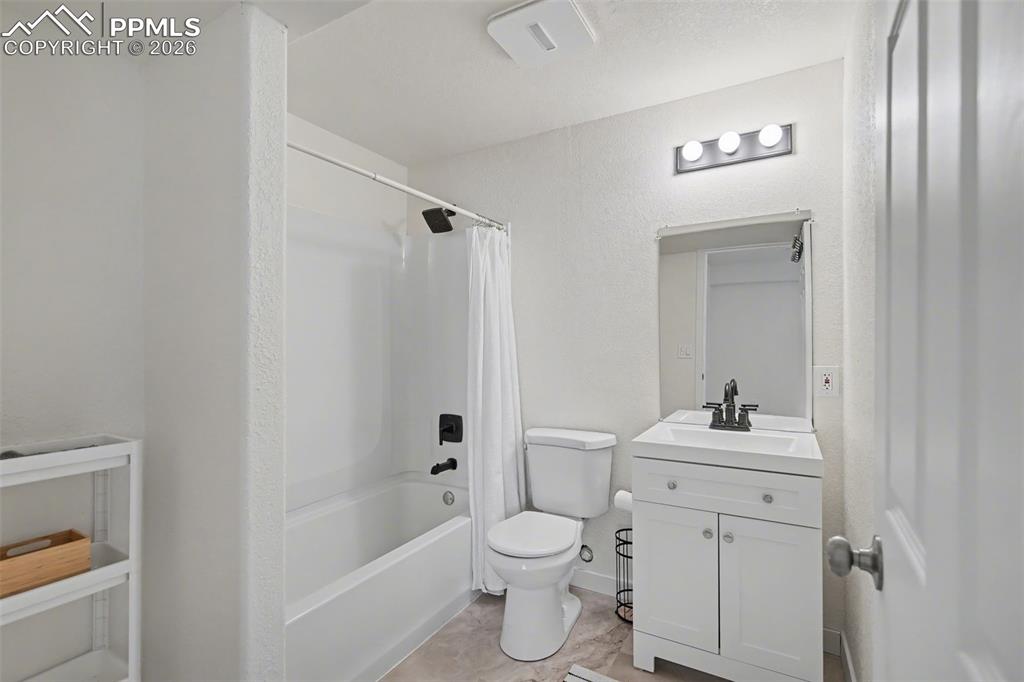 Image 30 of 34: Basement