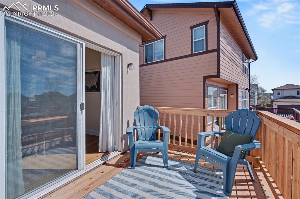 Image 31 of 34: Deck