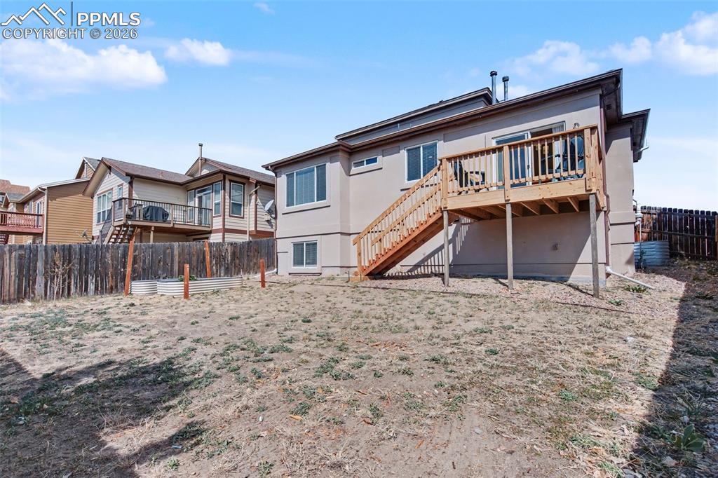 Image 34 of 34: Back of Structure