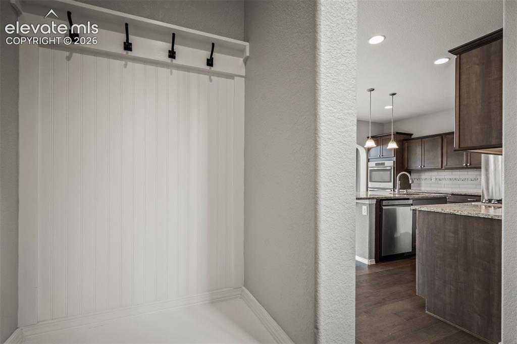 Image 39 of 50: Mud Room