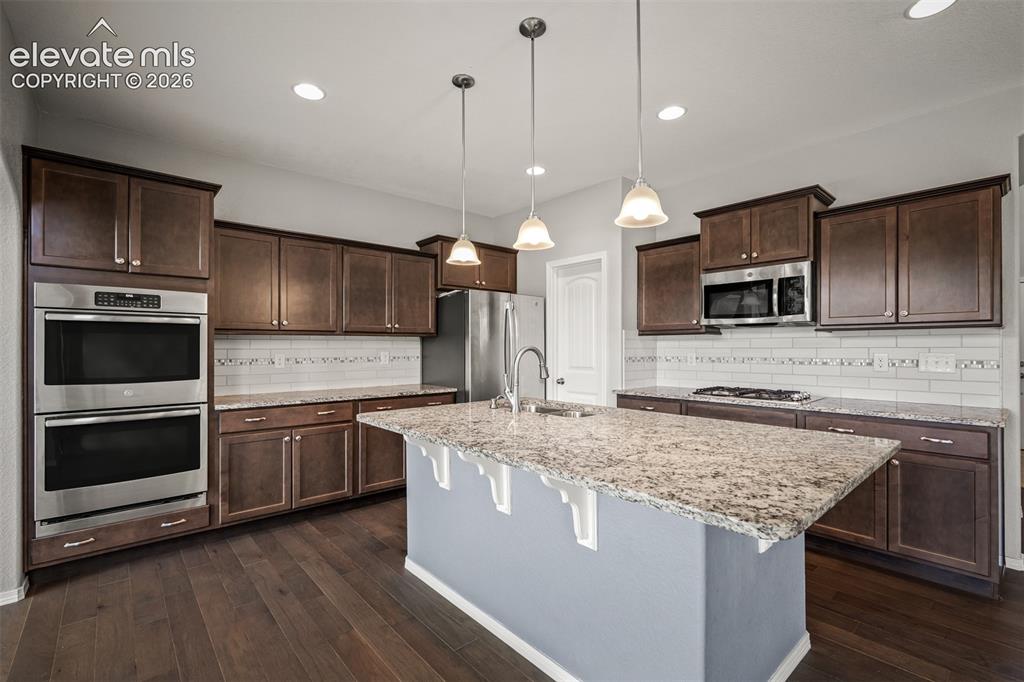 Image 9 of 50: Kitchen