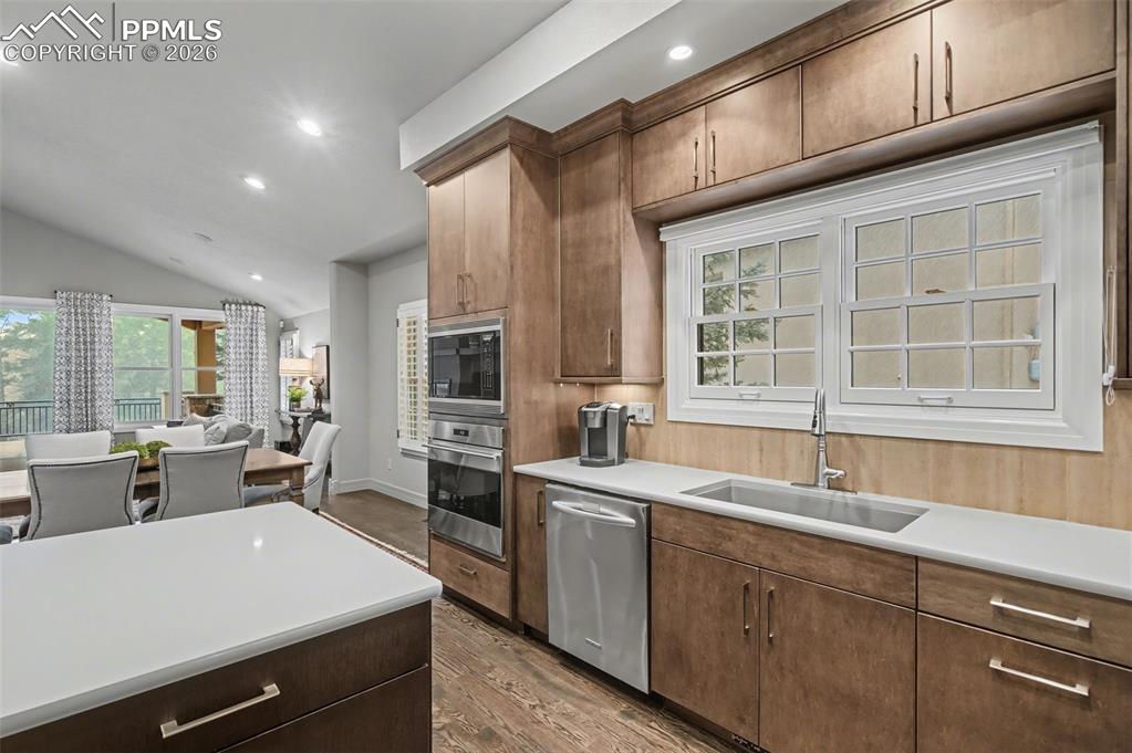 Image 10 of 49: Kitchen