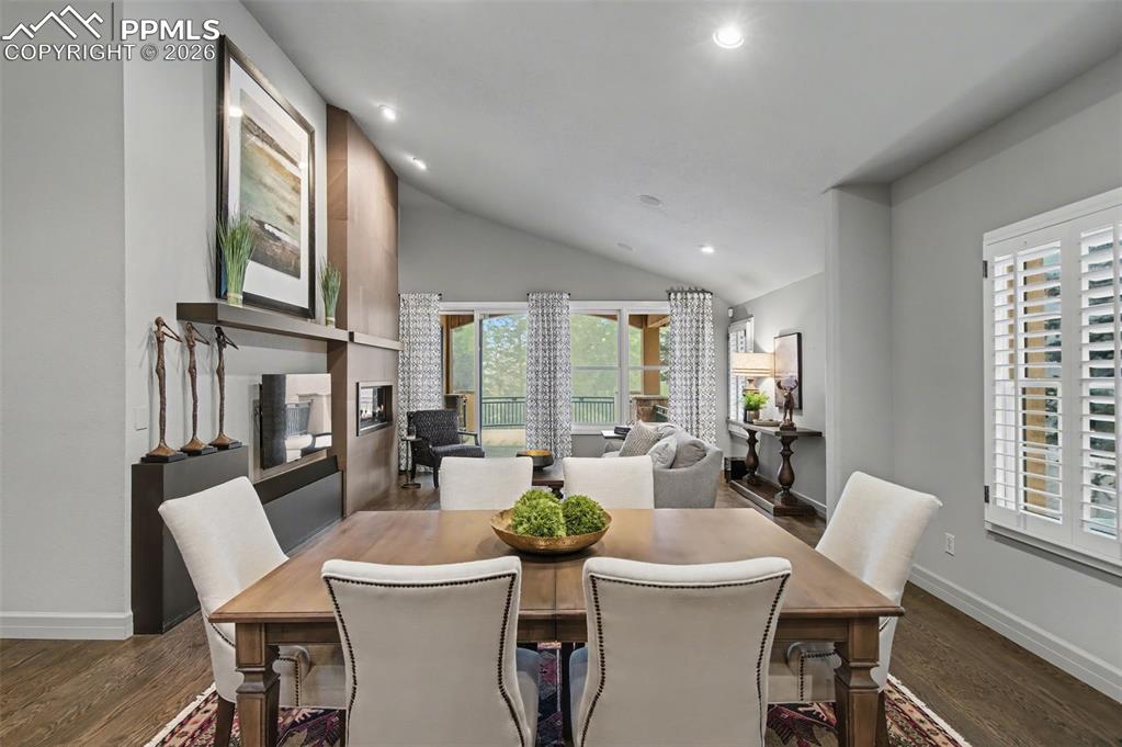 Image 13 of 49: Dining Area