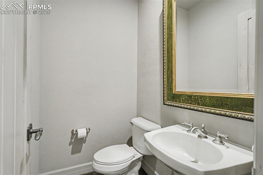 Image 28 of 49: Bathroom