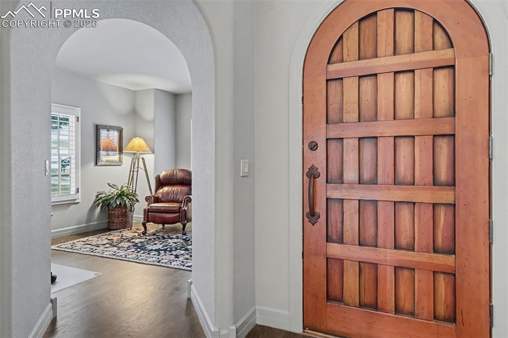 Image 4 of 49: Entry