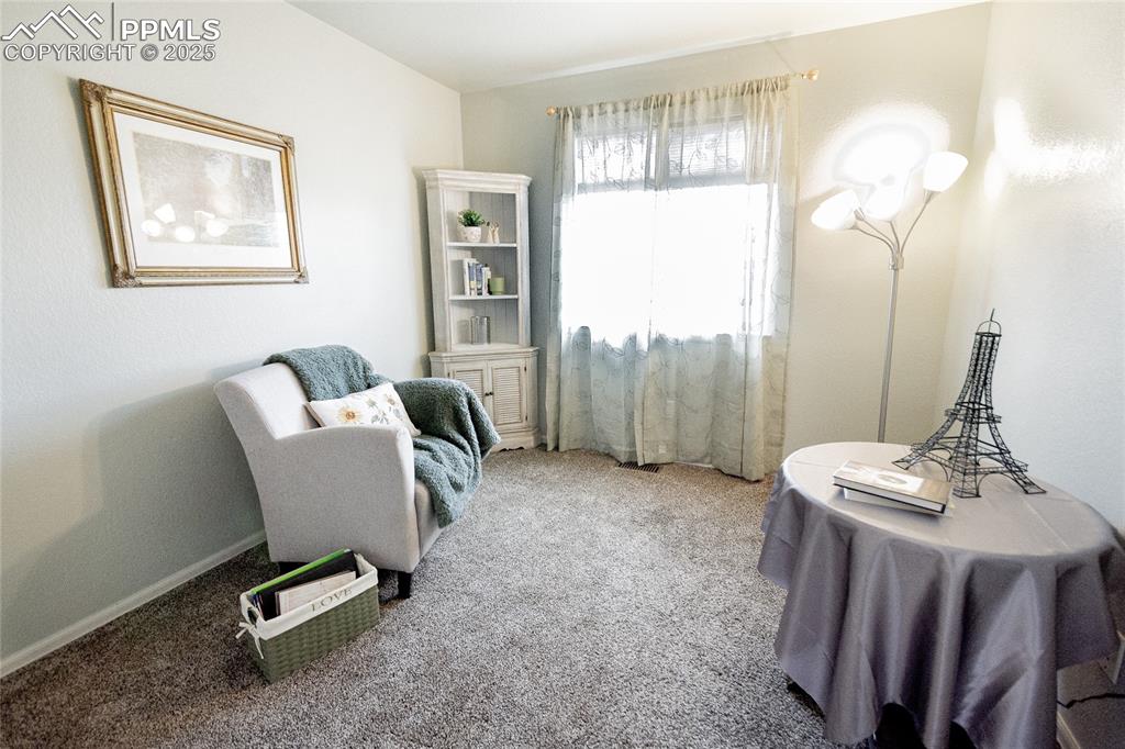 Image 10 of 33: Upper bedroom 1
