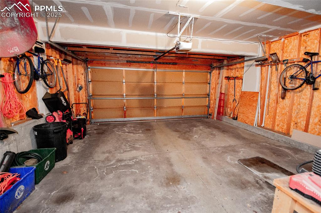 Image 31 of 33: 2 car garage