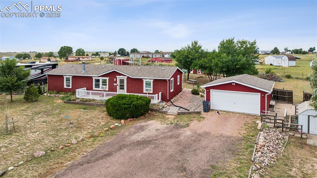 Image 3 of 33: 3 bedroom, 2 bath home.