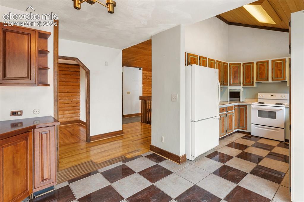 Image 12 of 48: Kitchen
