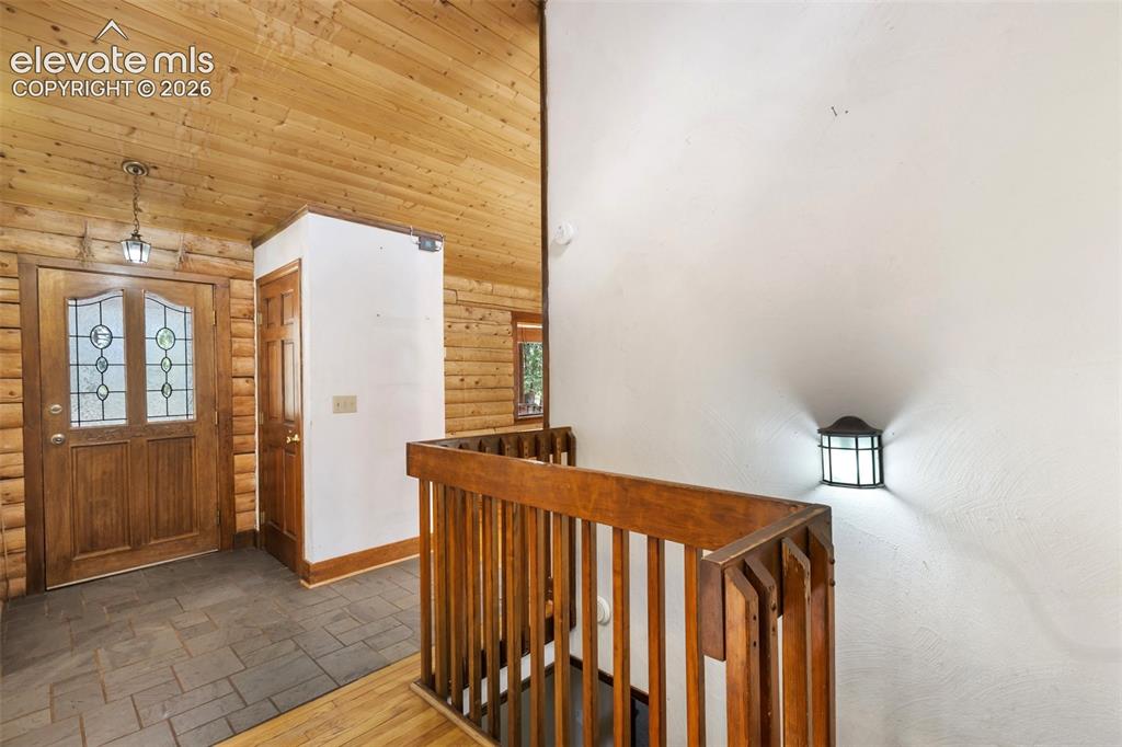 Image 4 of 48: Entry