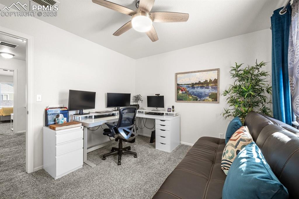 Image 18 of 42: Office