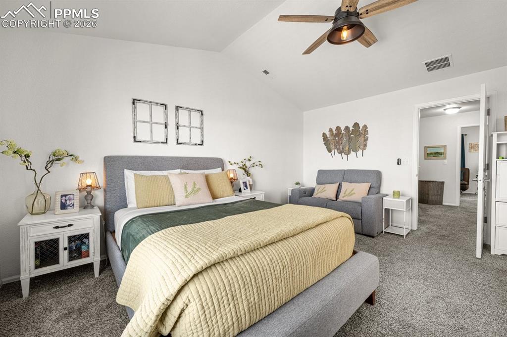 Image 22 of 42: Bedroom