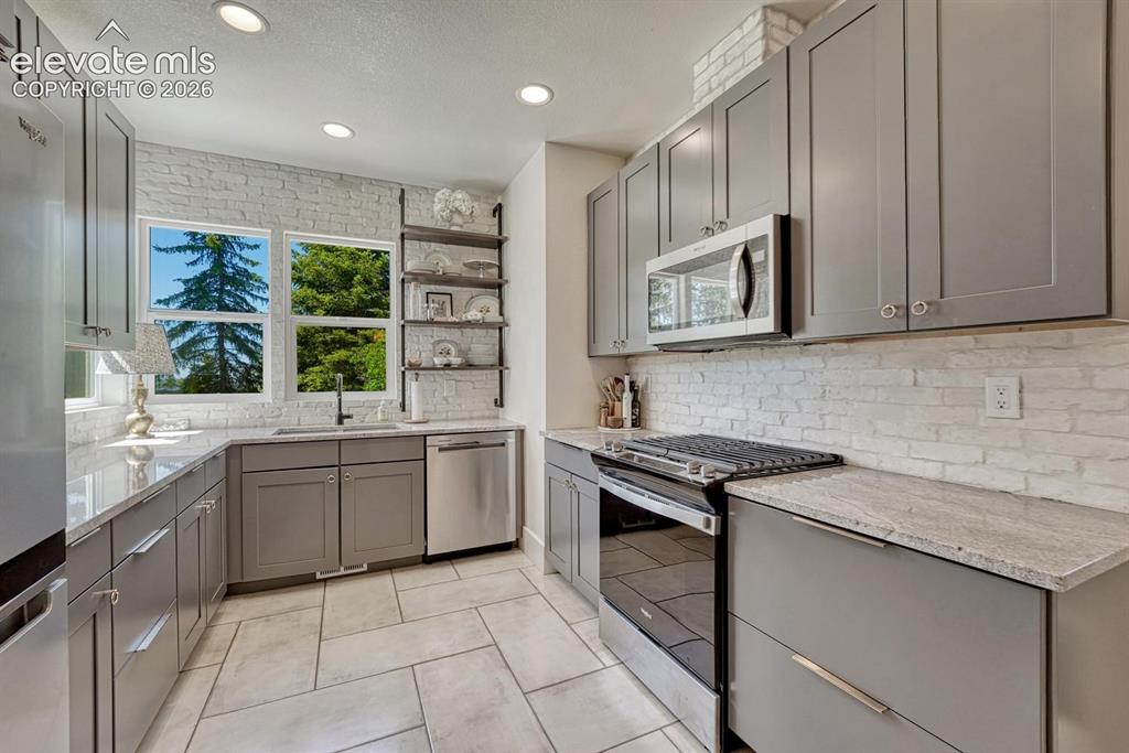 Image 12 of 49: Kitchen