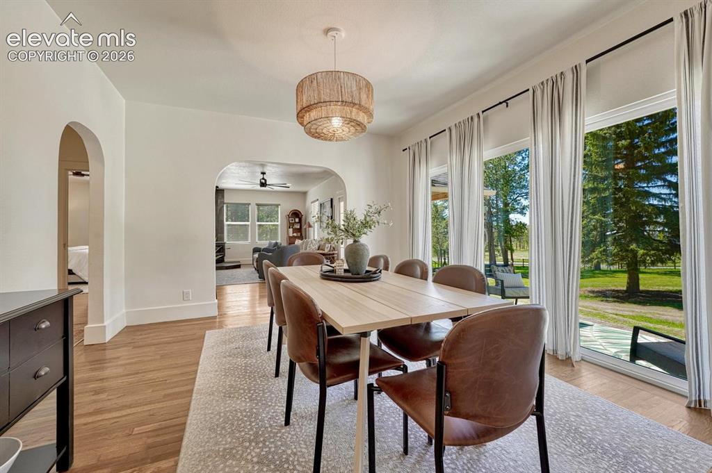 Image 9 of 49: Dining Area