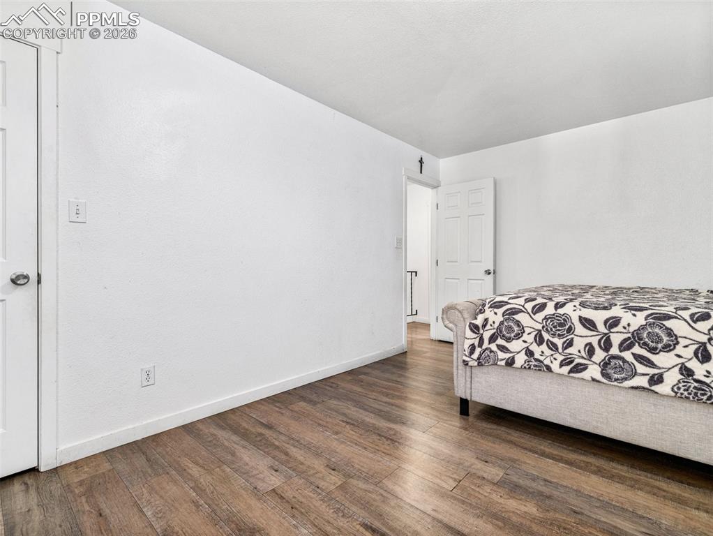 Image 11 of 20: Bedroom