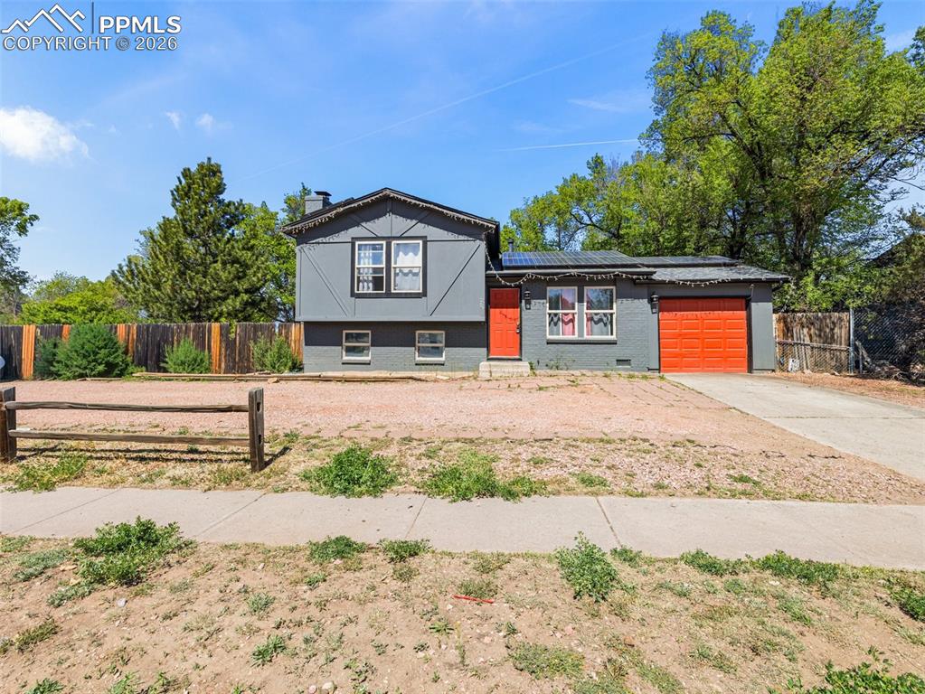 Image 2 of 20: Front of Structure