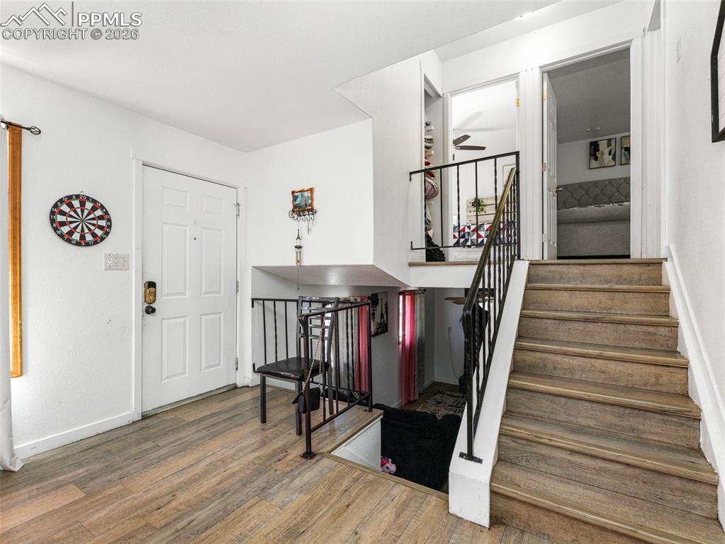 Image 4 of 20: Entry