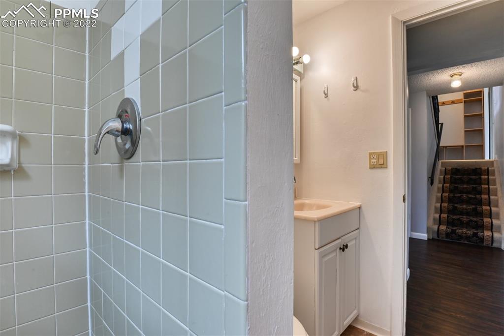 Listing 5046878, Image 38 of 50