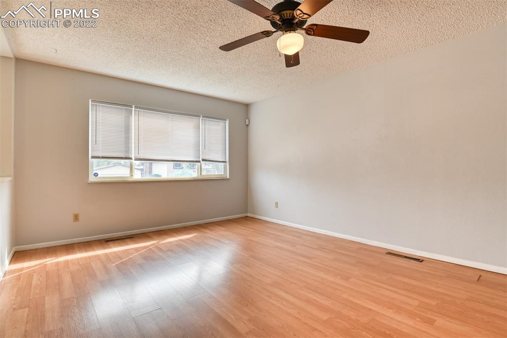 Listing 5046878, Image 8 of 50