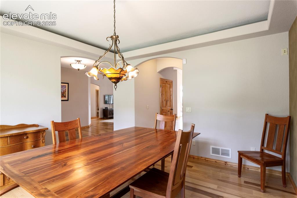 Image 10 of 48: Dining Area