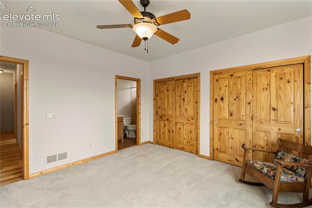Image 16 of 48: Sitting Room