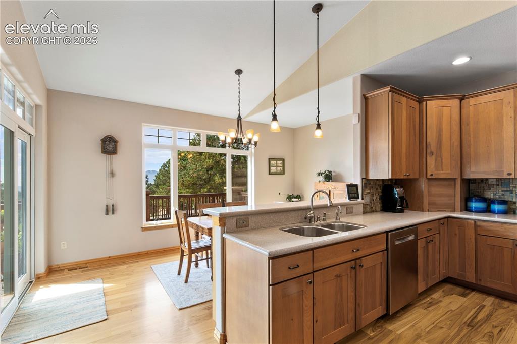 Image 5 of 48: Kitchen
