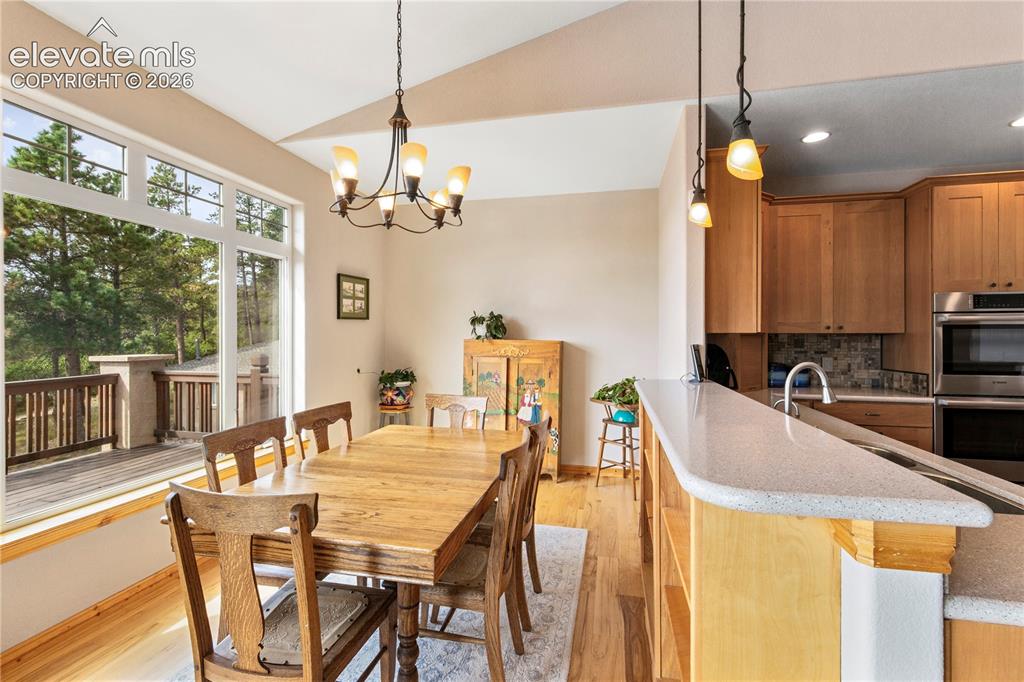 Image 9 of 48: Breakfast Area
