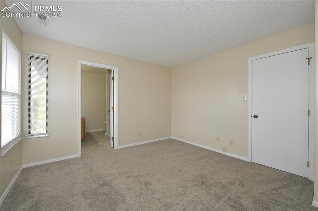 Image 14 of 29: Bedroom