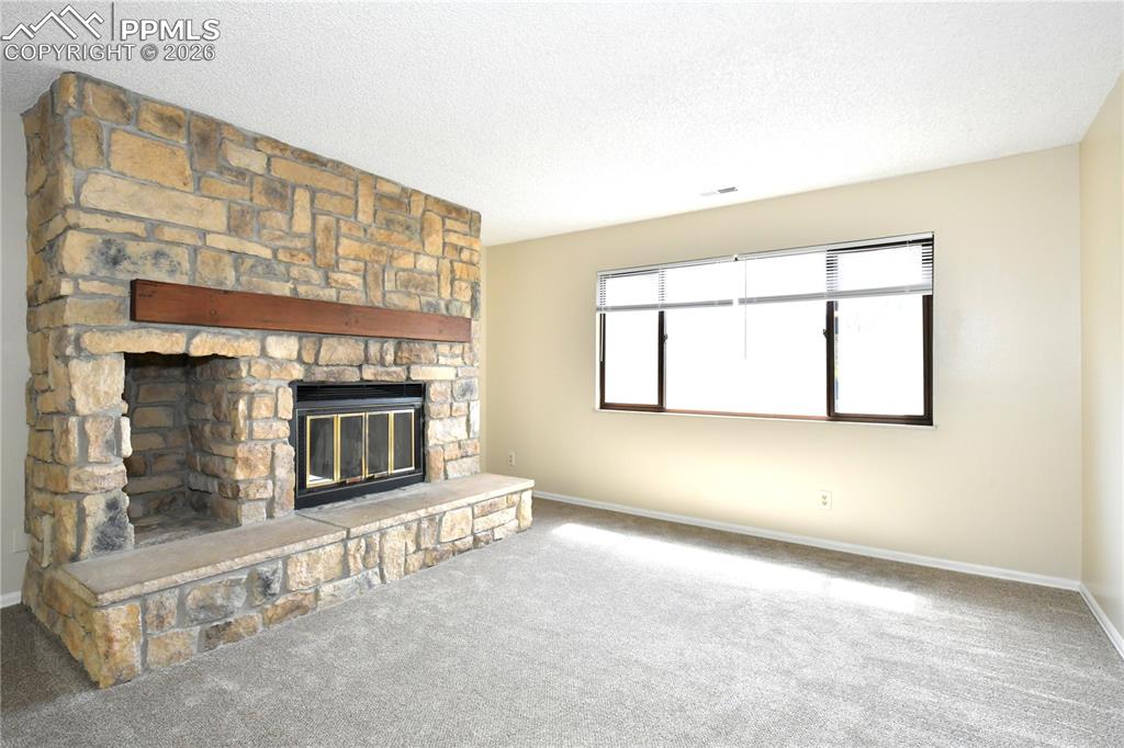 Image 2 of 29: Living Room