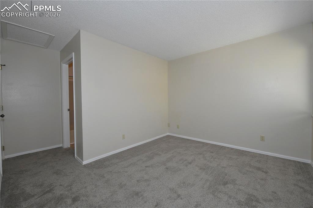 Image 20 of 29: Bedroom