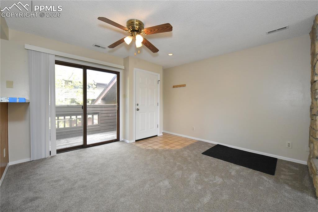 Image 4 of 29: Living Room